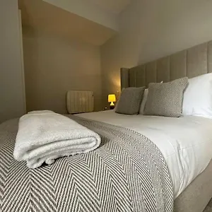 Superior Stay, Sophia Gardens, Centre And Stadium Sleeps 4 , Cardiff United Kingdom