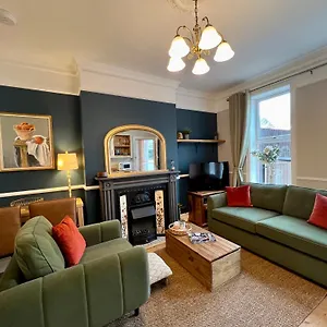 The Prestbury Annexe , Cheltenham United Kingdom